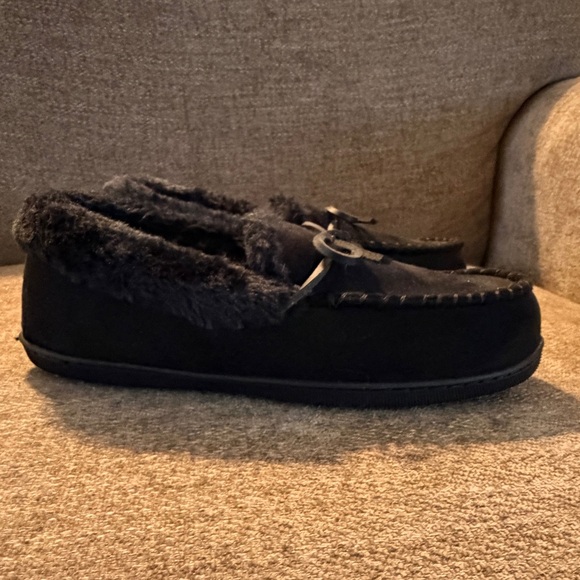 Sonoma Women's Black Moccasin Slippers, size 7/8 - Picture 2 of 5